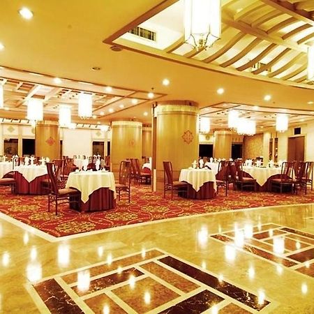 Crown Hotel Wuhan Exterior foto