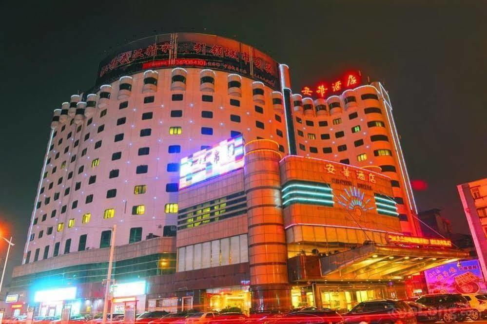 Crown Hotel Wuhan Exterior foto