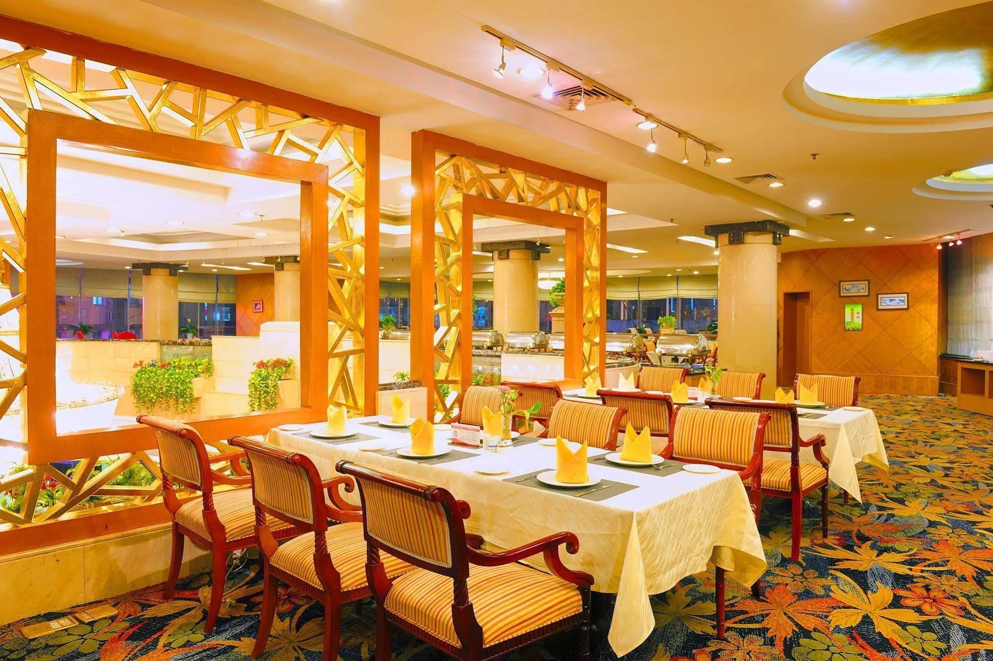 Crown Hotel Wuhan Exterior foto